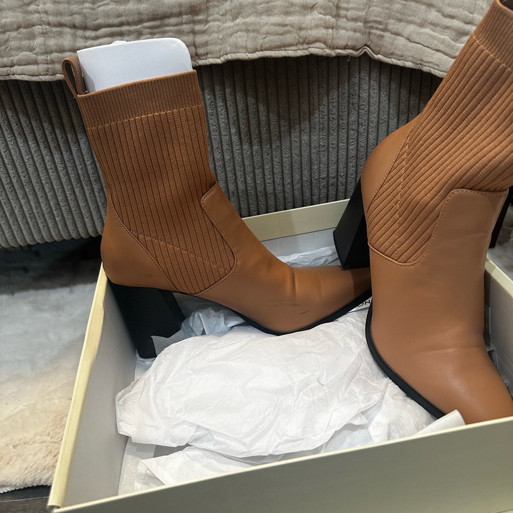 Elegant Brown Heeled Boots